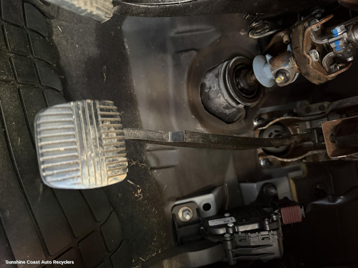 2005-2013 Nissan Pathfinder Pedal Assembly