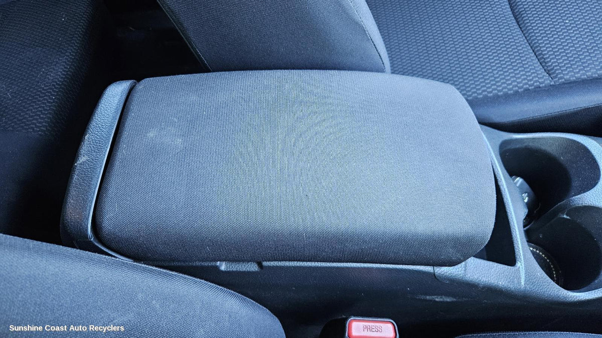 2013-2021 Nissan Qashqai Console