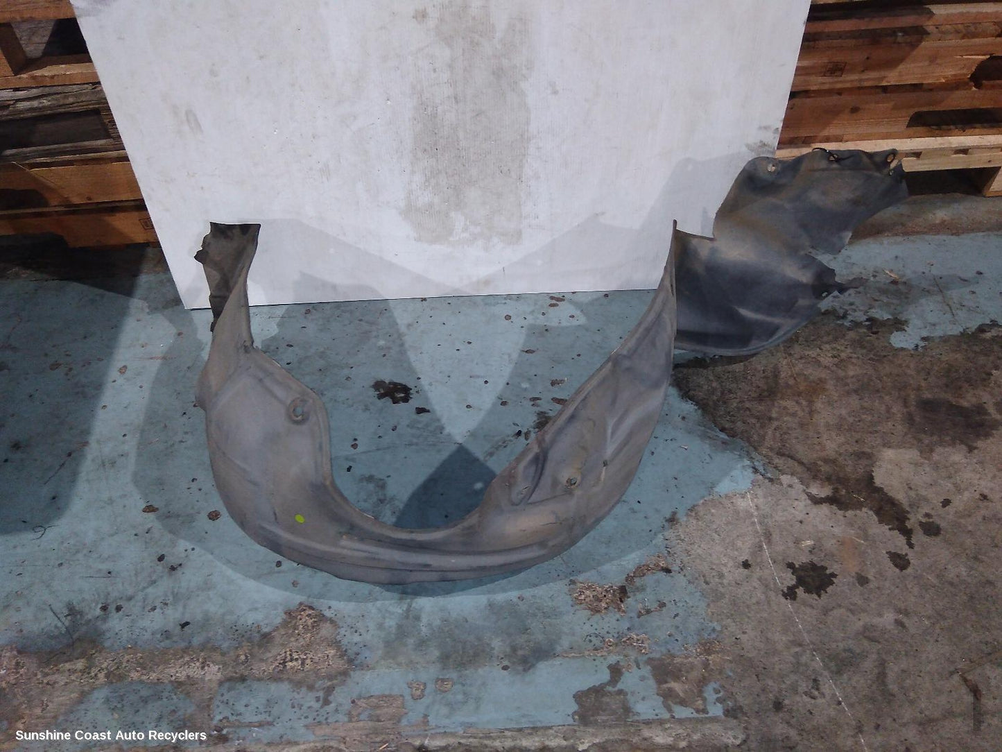 1999 Toyota Camry Right Guard Liner