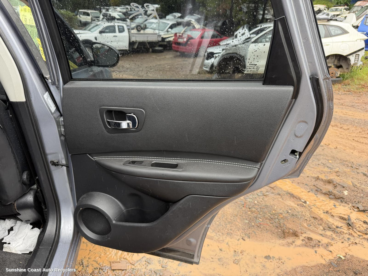 2007-2014 Nissan Dualis Door Trim