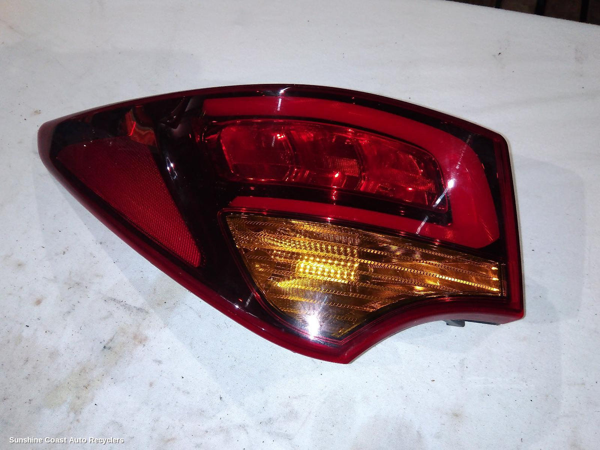 2015-2018 Hyundai Santa Fe Left Taillight