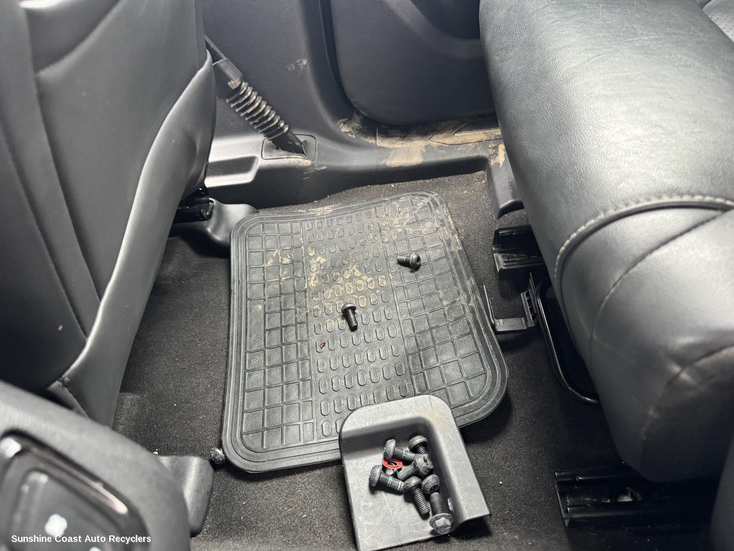 2022 Ldv D90 Floor Mats