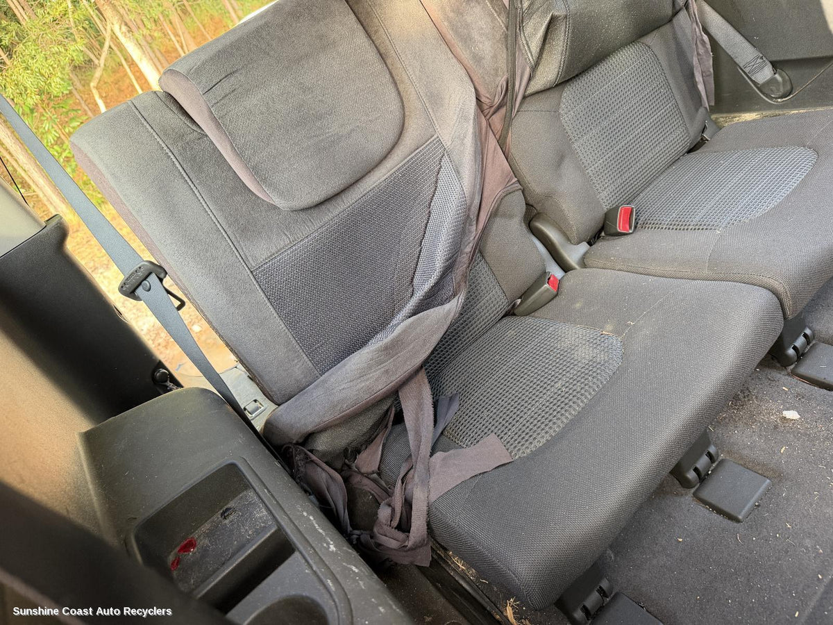 2005-2013 Nissan Pathfinder 3rd Seat