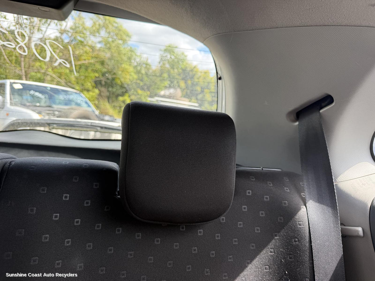 2005-2016 Toyota Yaris Headrest