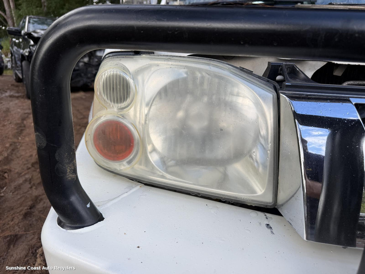 2001-2015 Nissan Navara Right Headlamp
