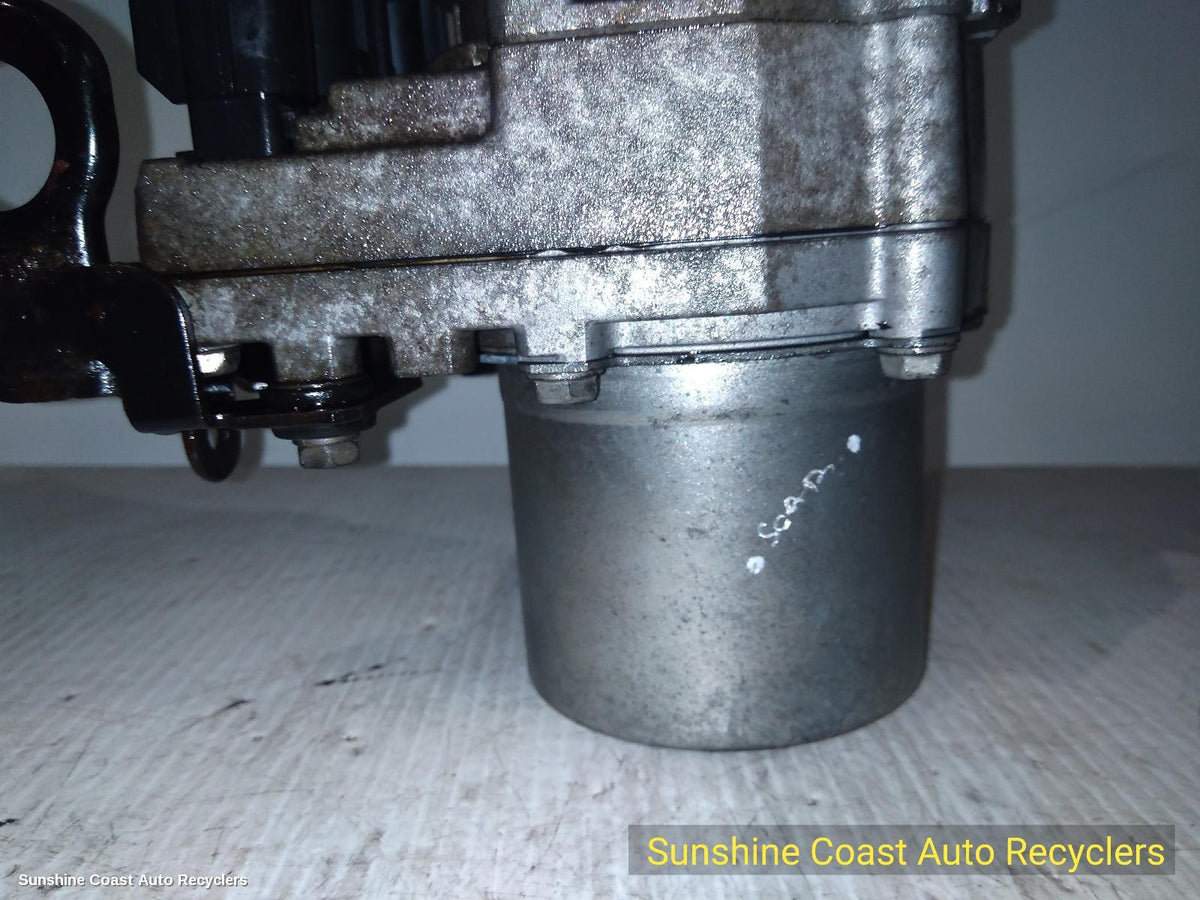2003-2006 Mazda 3 Steering Pump