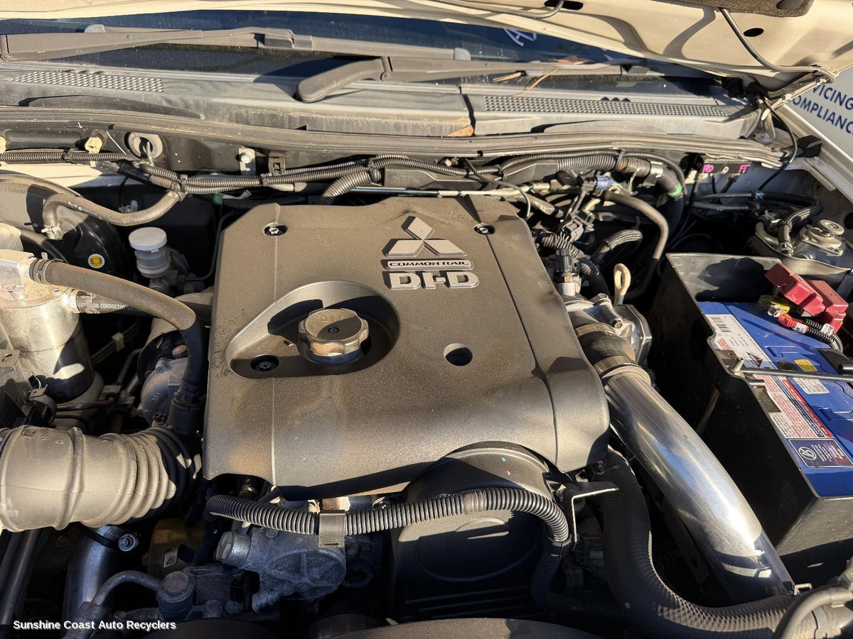 2009-2015 Mitsubishi Triton Engine Cover