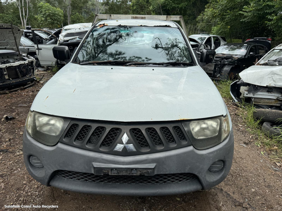 2007-2009 Mitsubishi Triton Pedal Assembly