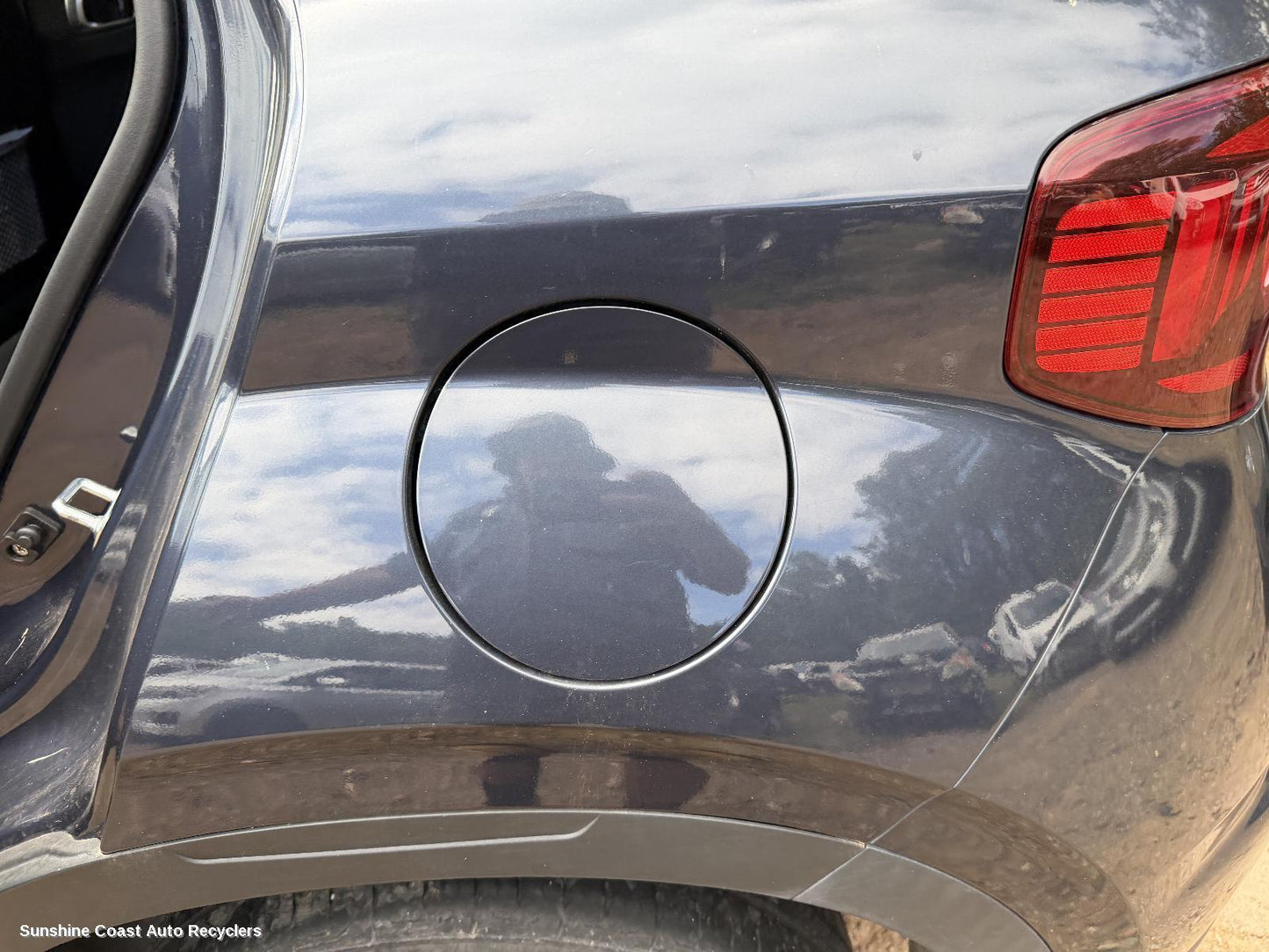 2019 Hyundai Venue Fuel Door   Filler