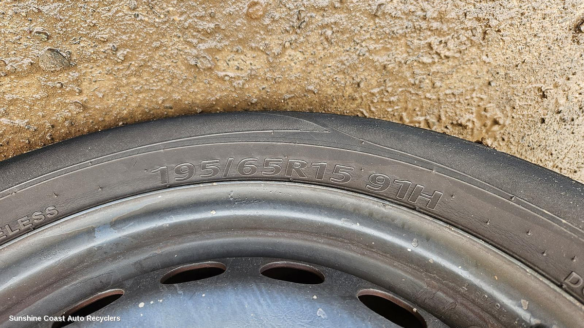 2005-2010 Volkswagen Caddy Tyre