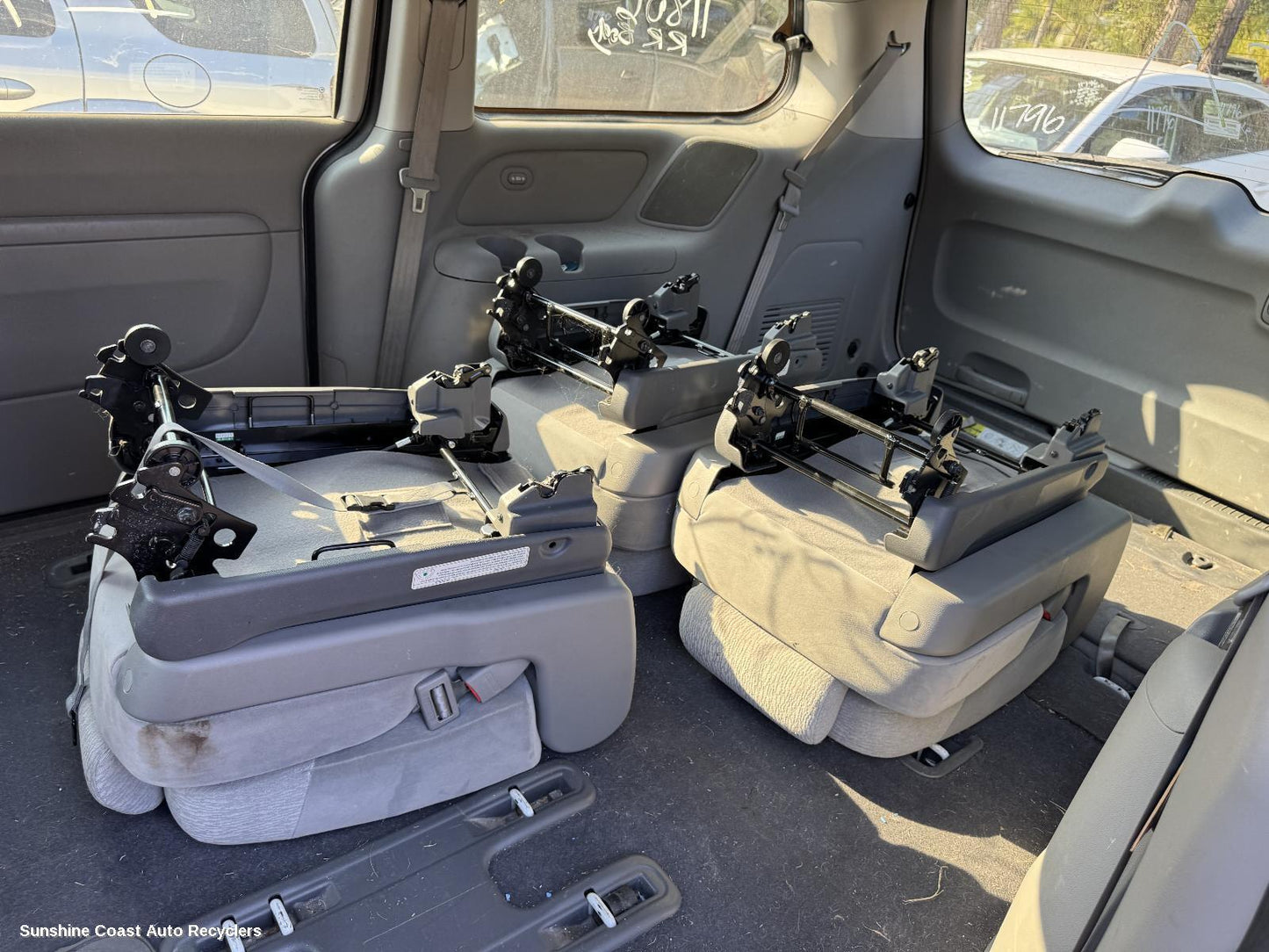 2010 Kia Carnival/grand Carnival 2nd Seat  Rear Seat
