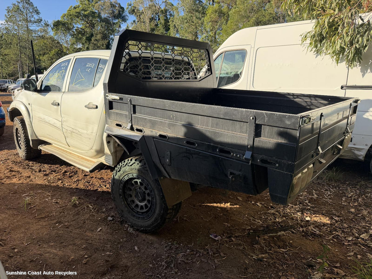 2006-2015 Mitsubishi Triton Left Rear 1 4 Door Glass