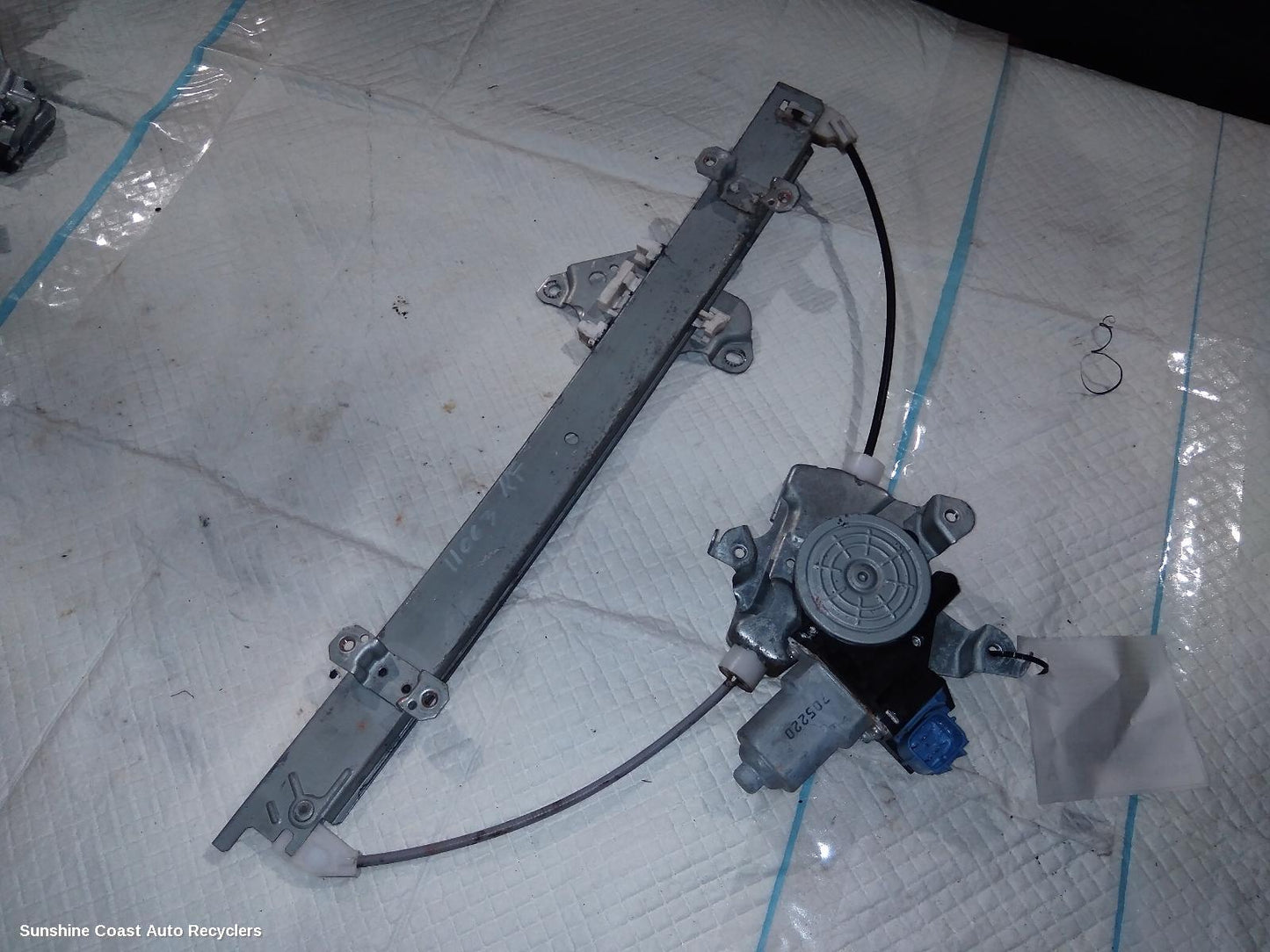 2017 Nissan Navara Right Front Window Reg Motor