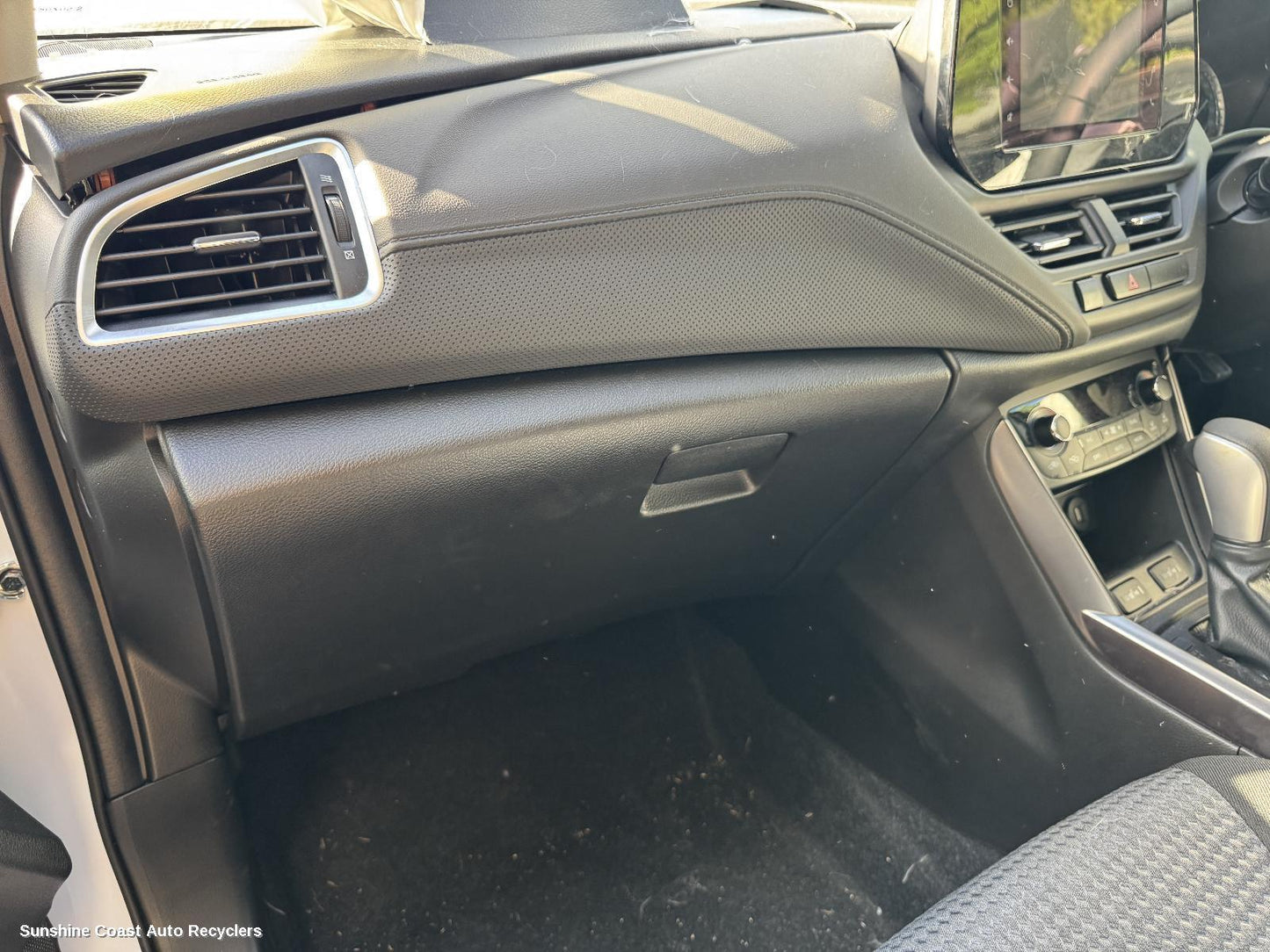 2023 Suzuki S-cross Glove Box
