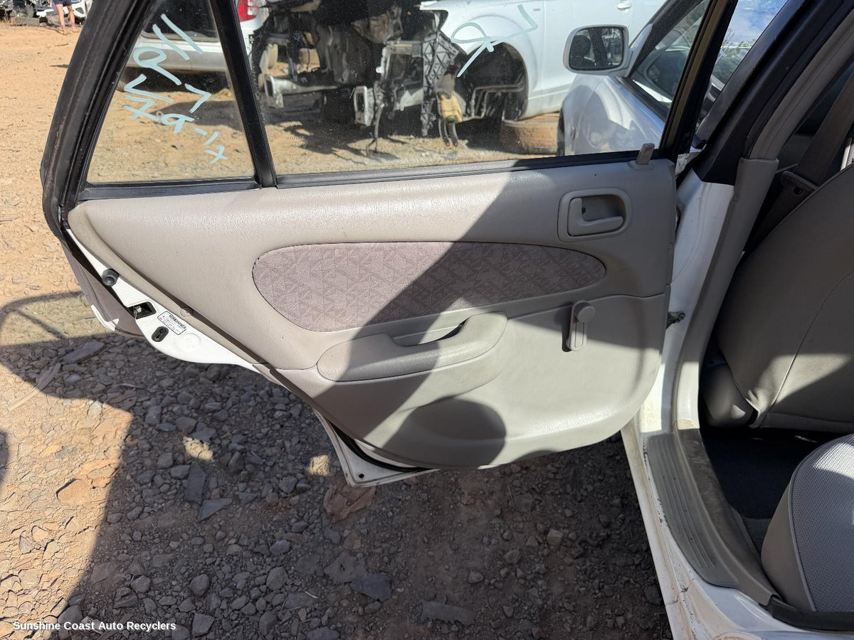 1998-2001 Toyota Corolla Door Boot Gate Lock