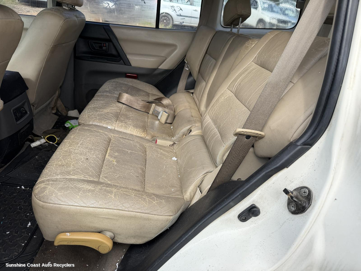 2000-2002 Mitsubishi Pajero 2nd Seat  Rear Seat