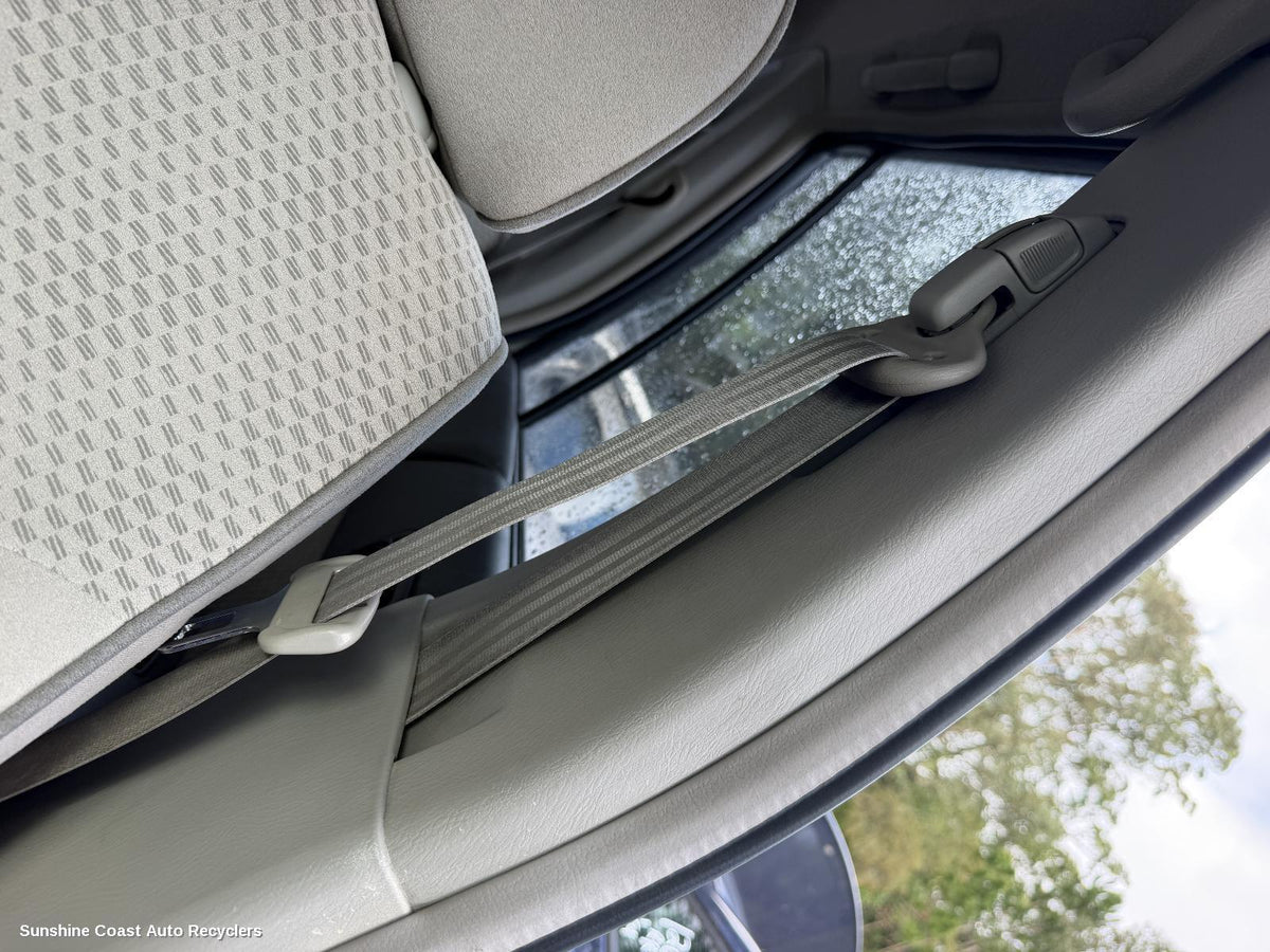 2002-2004 Nissan Patrol Seatbelt Stalk