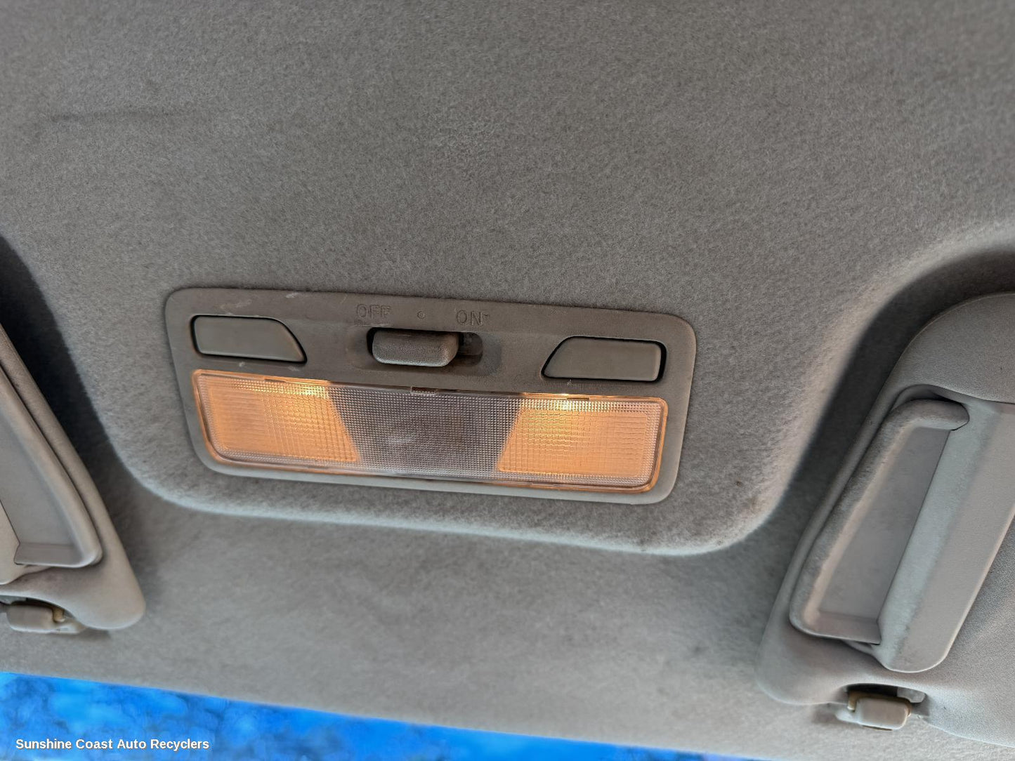 2000-2002 Mitsubishi Pajero Courtesy Light