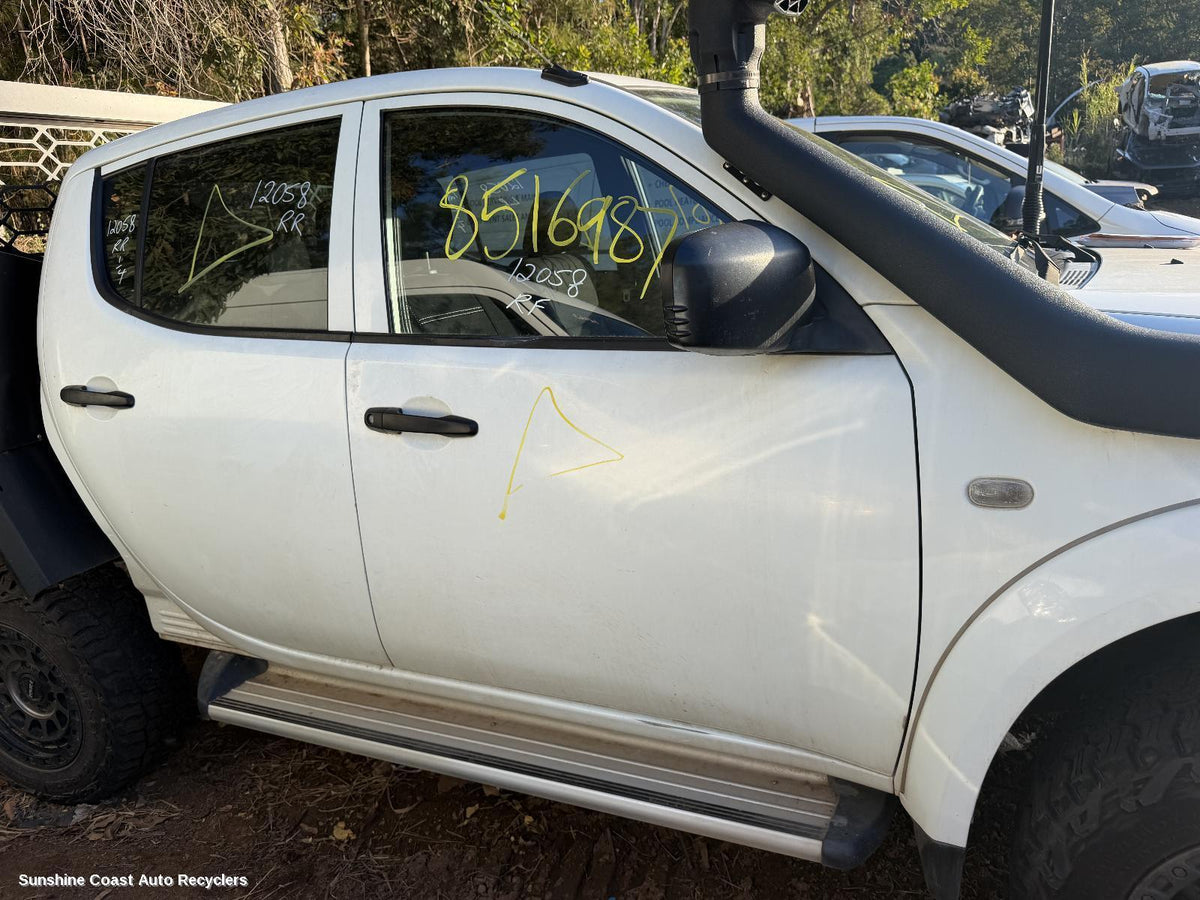 2006-2015 Mitsubishi Triton Side Step Skirt