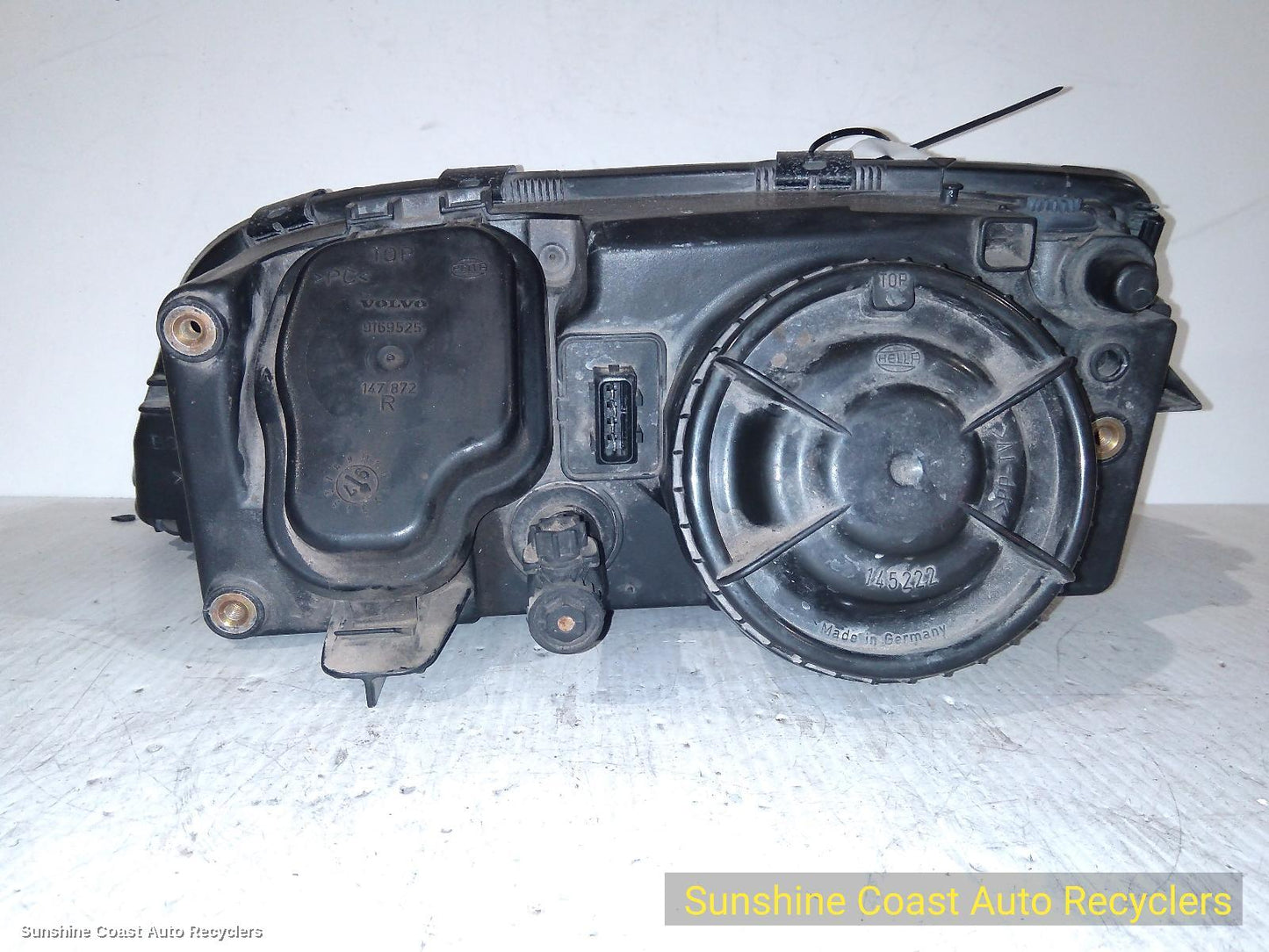 1997 Volvo S70/v70/c70 Right Headlamp