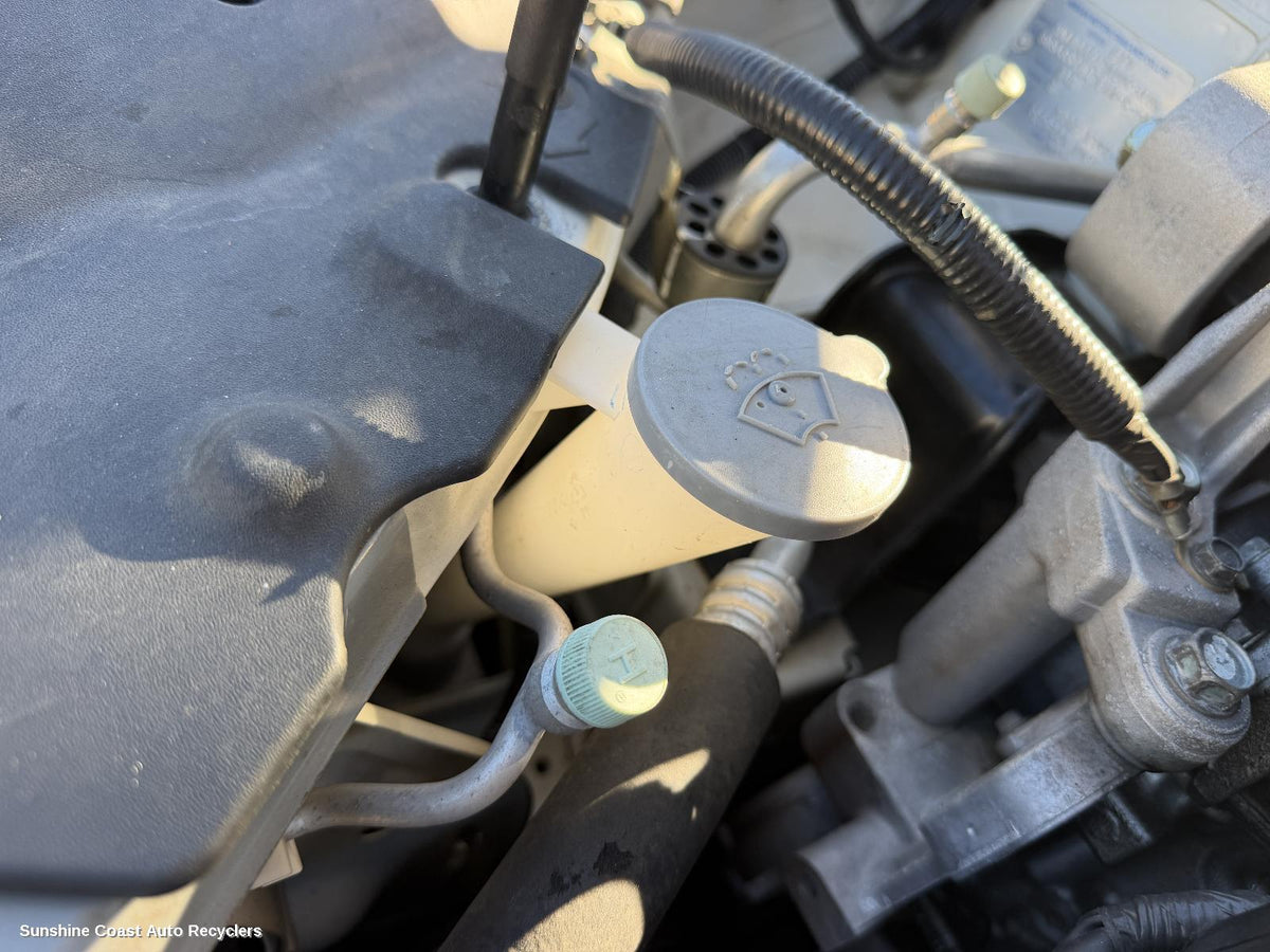 2012-2017 Nissan Pulsar Washer Bottle