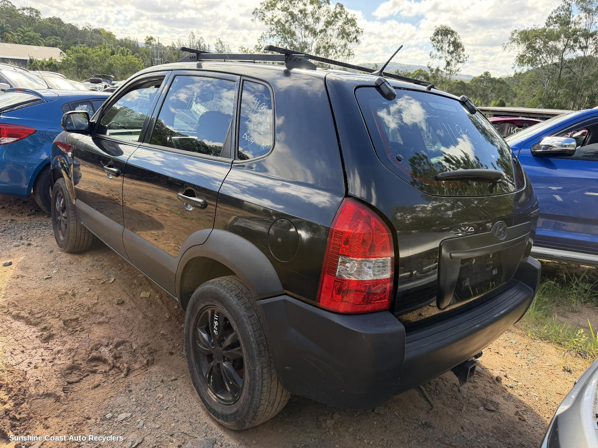 2004-2010 Hyundai Tucson Owners Handbook