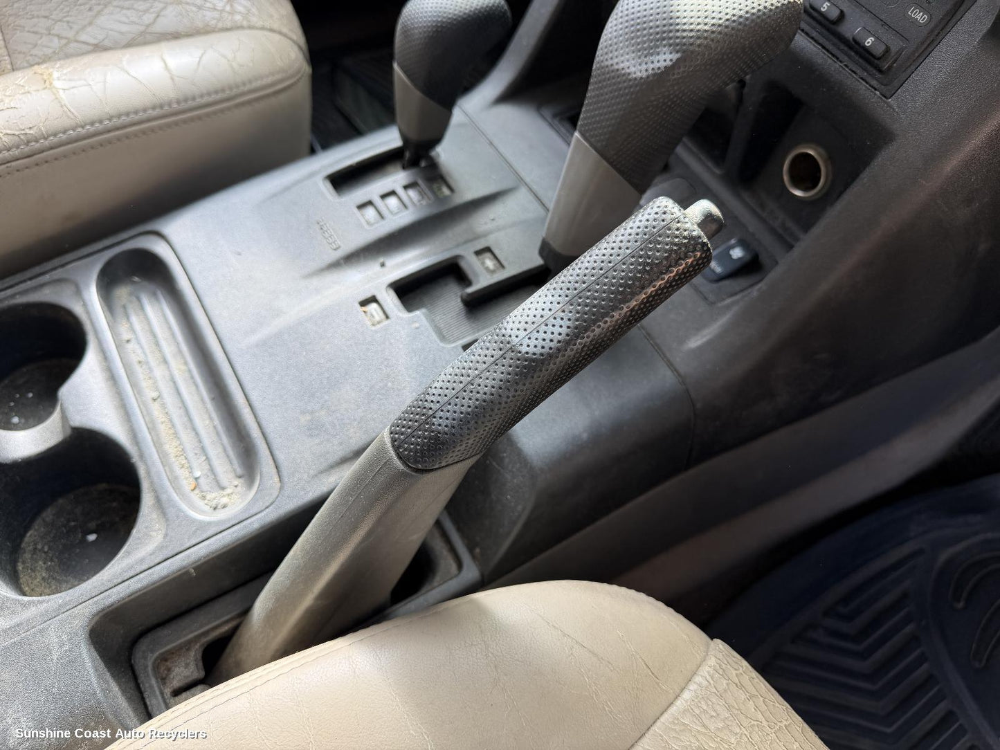 2000-2002 Mitsubishi Pajero Handbrake Lever