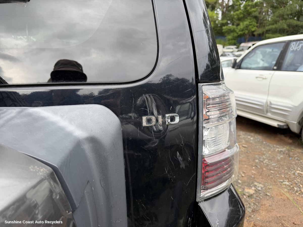 2008-2014 Mitsubishi Pajero Bootlid Tailgate