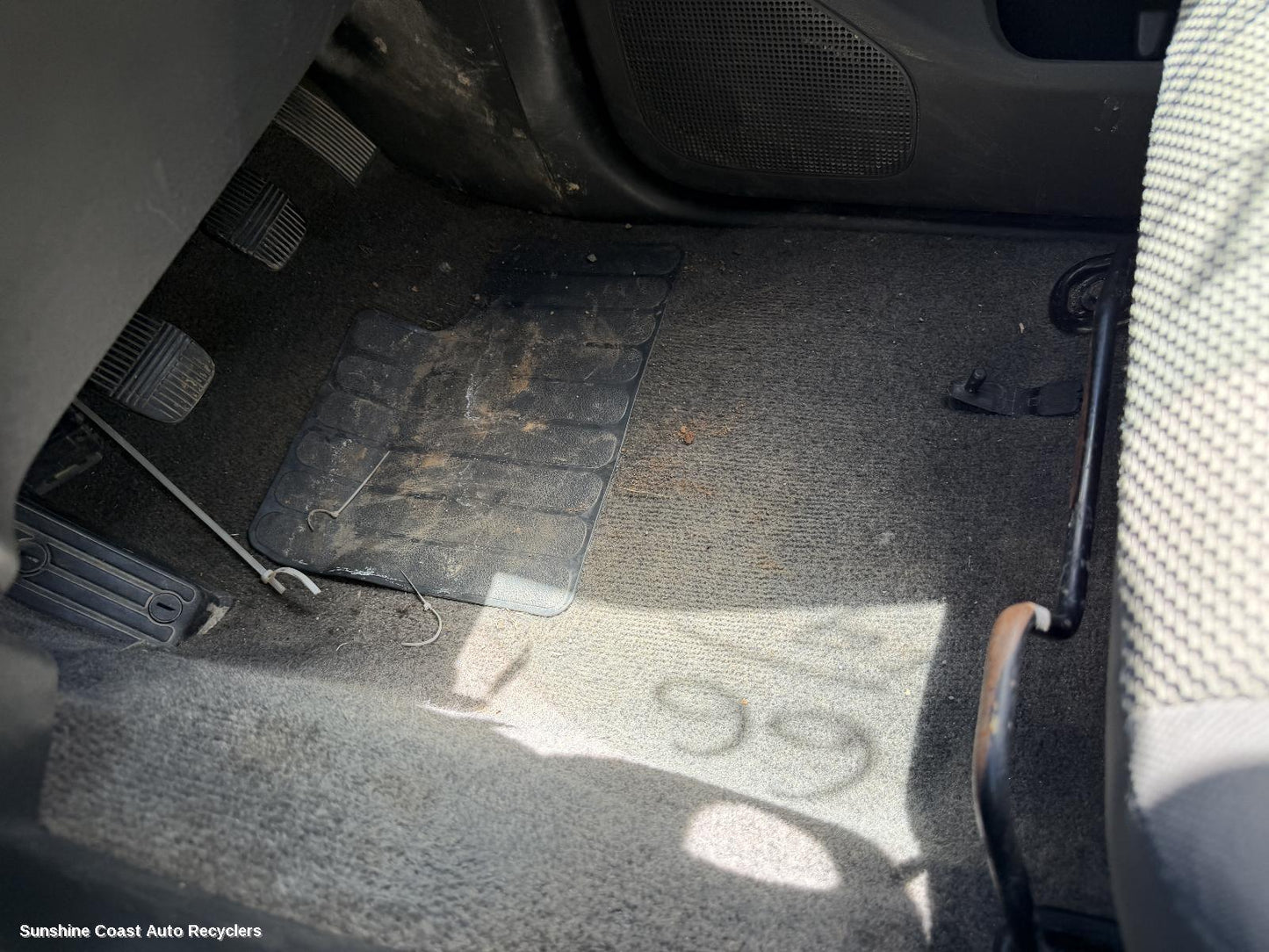 2005-2015 Nissan Navara Carpet