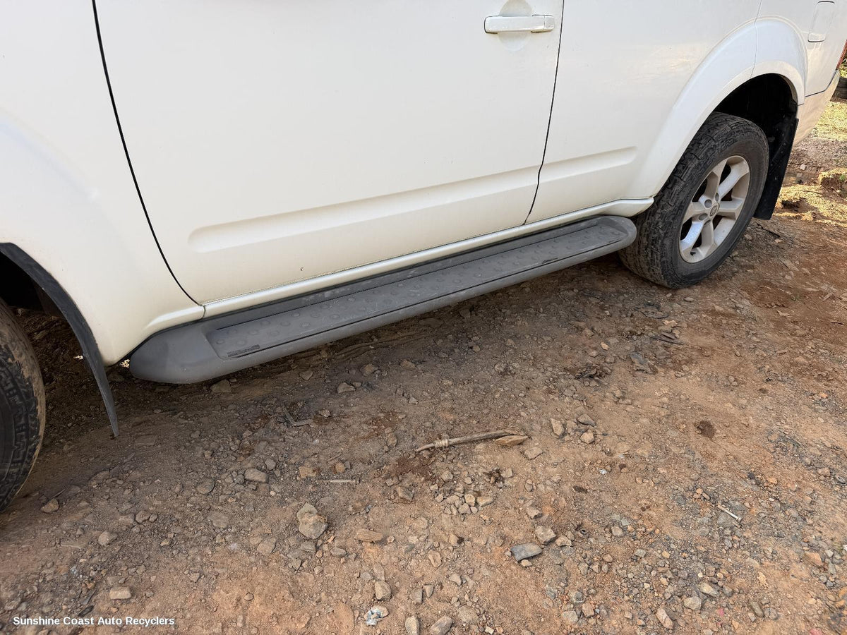 2005-2013 Nissan Pathfinder Side Step Skirt