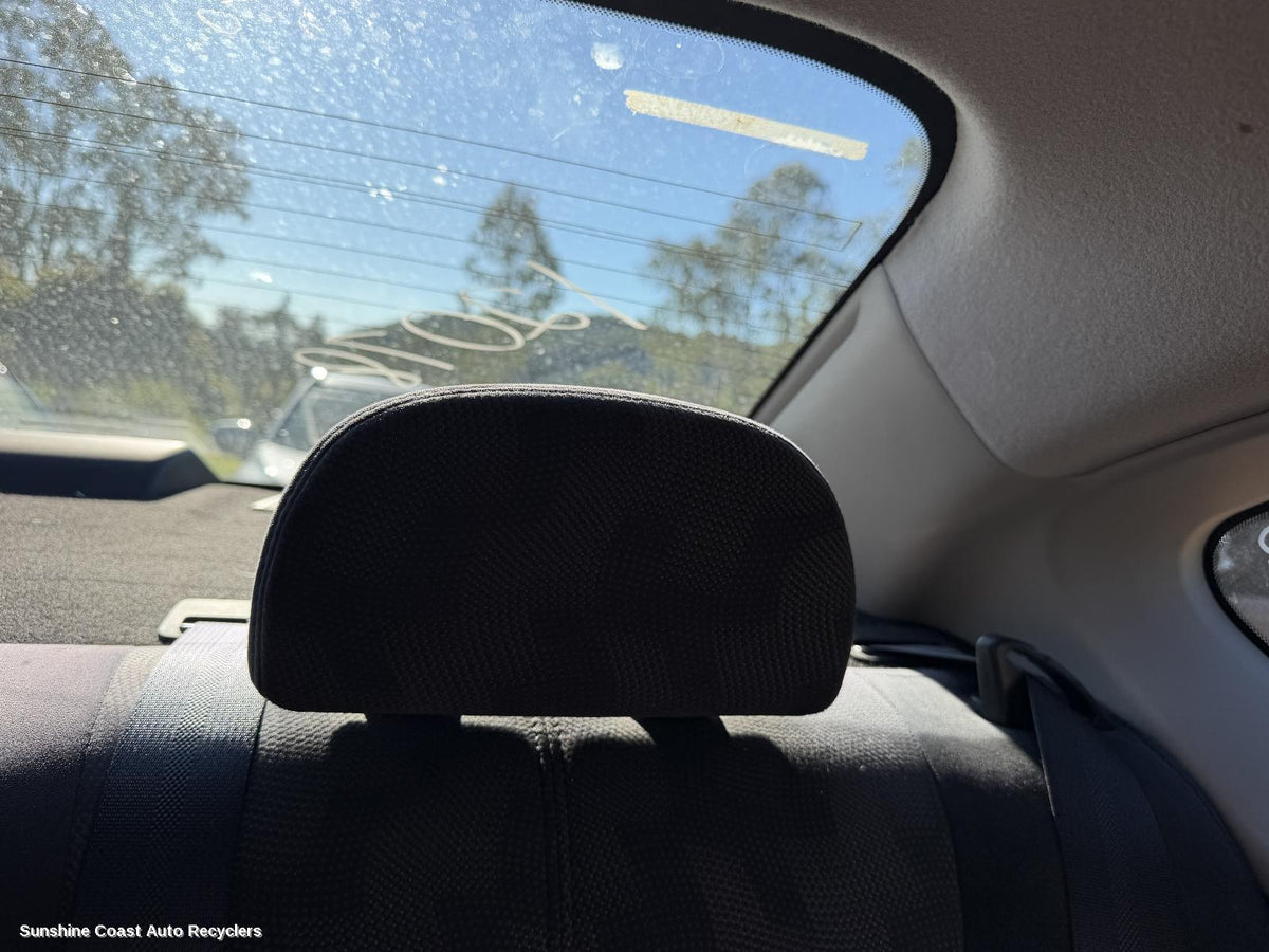 2012-2017 Nissan Pulsar Headrest