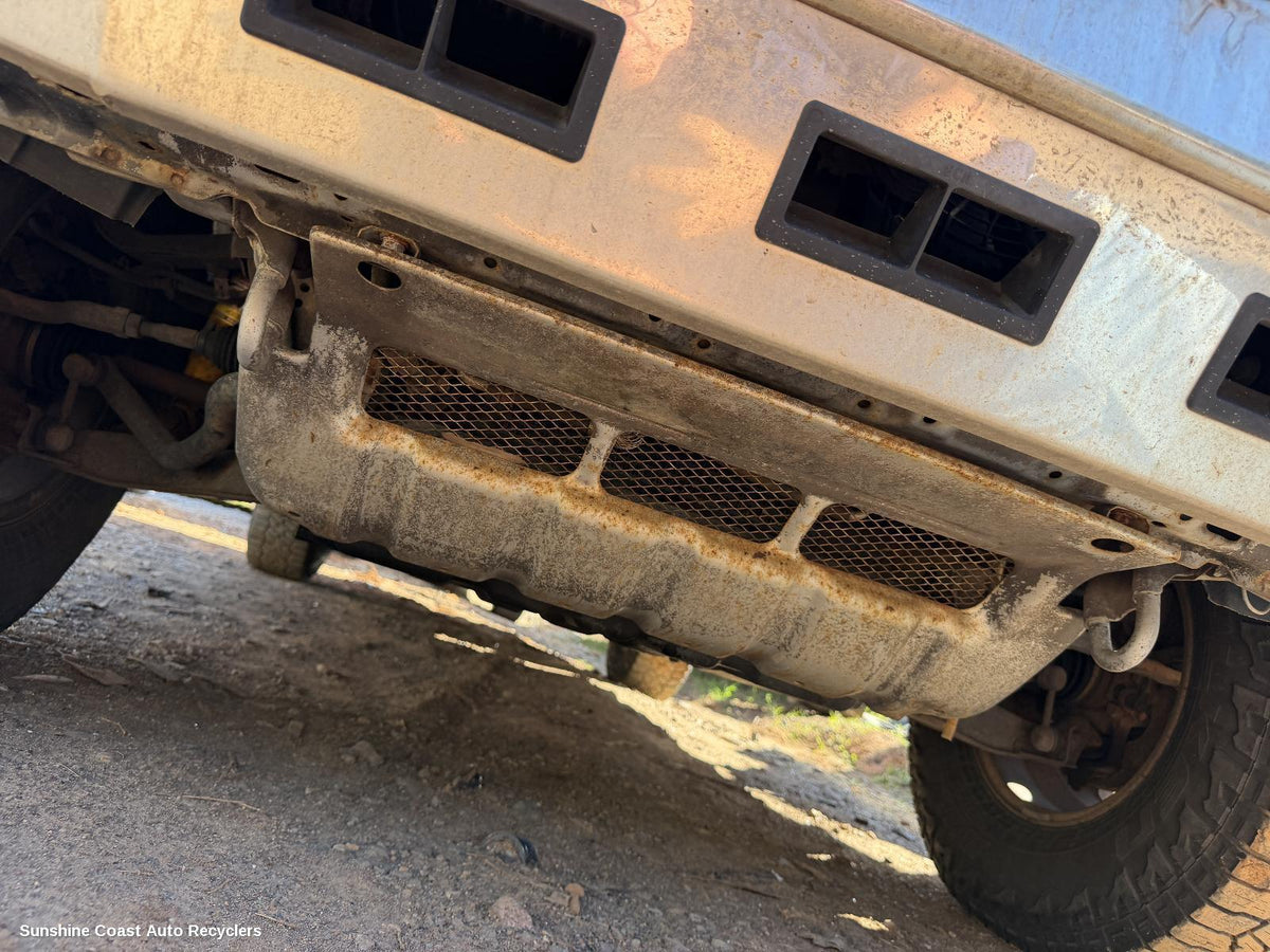 2000-2006 Mitsubishi Pajero Front Bumper