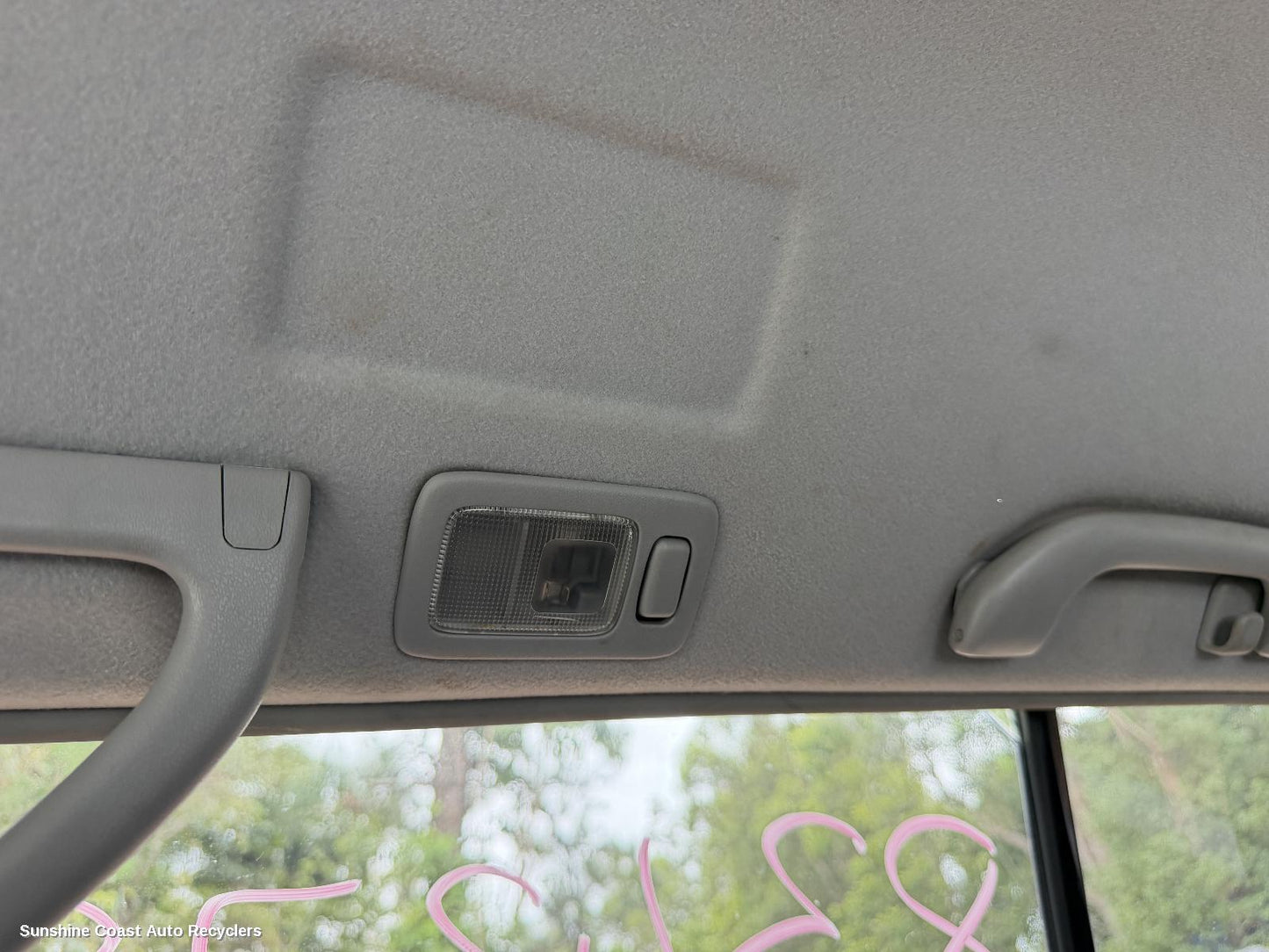 2002-2006 Mitsubishi Pajero Courtesy Light