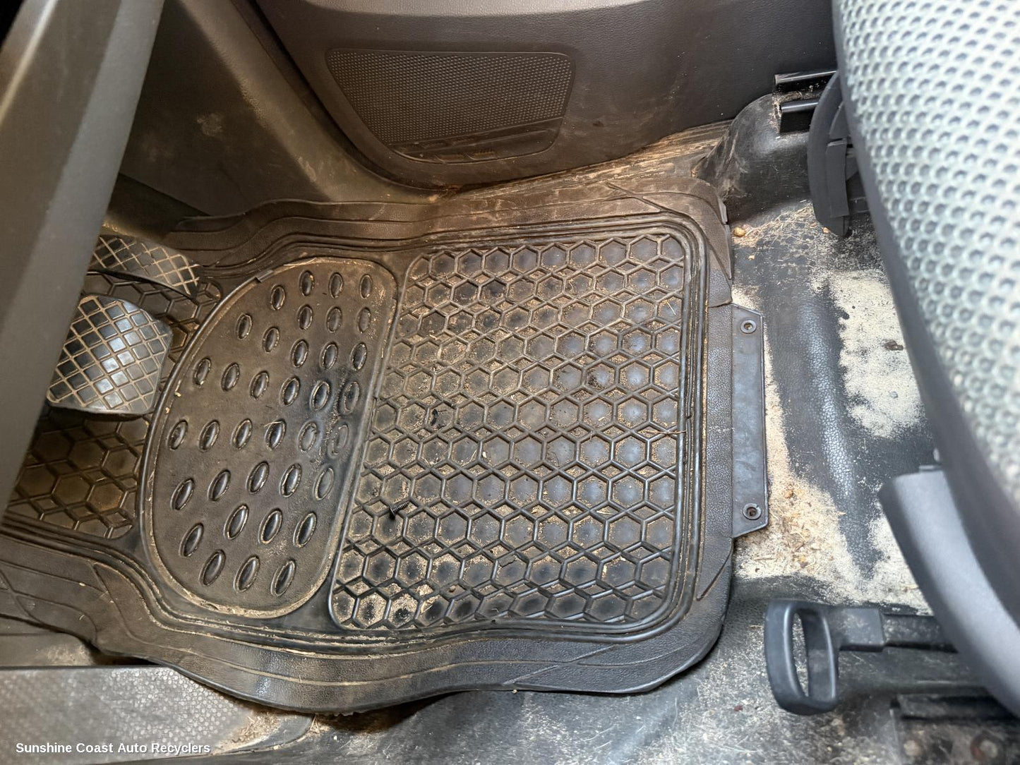 2011-2022 Volkswagen Amarok Floor Mats
