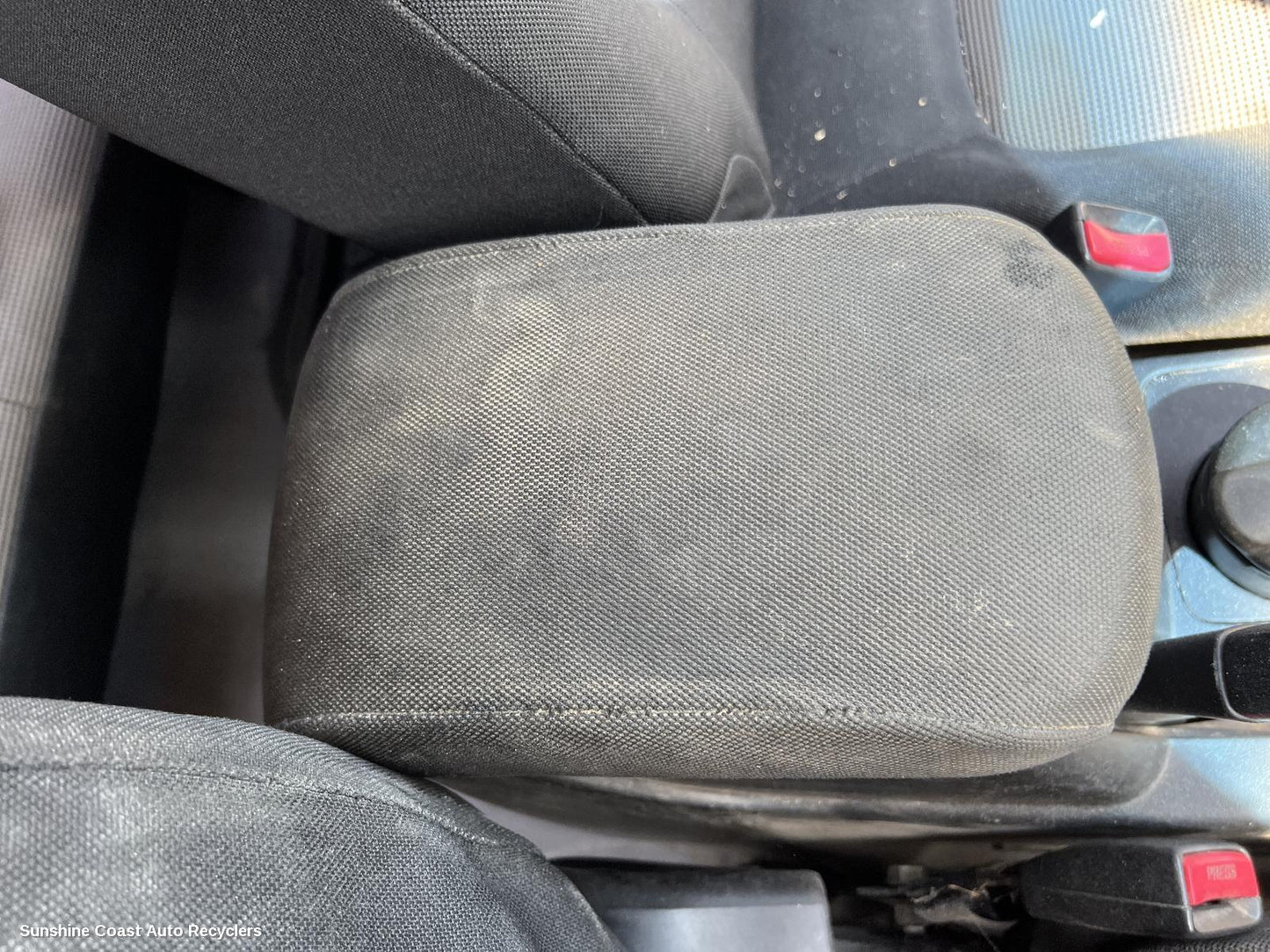 2010 Mitsubishi Triton Console