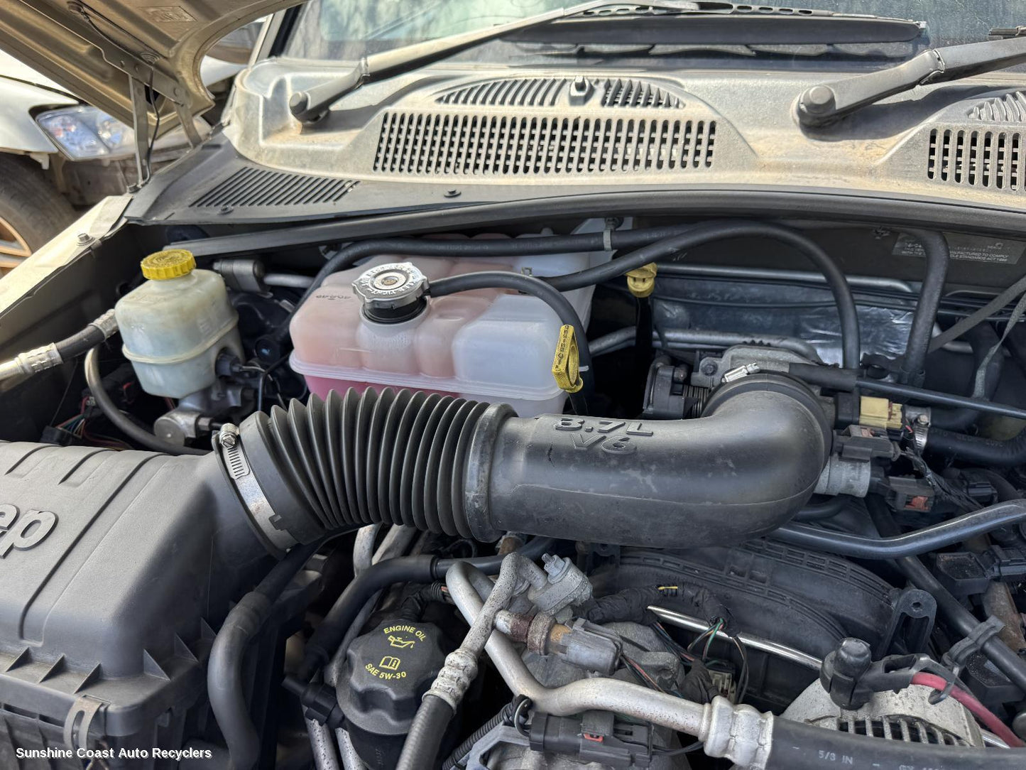 2004 Jeep Cherokee Air Cleaner Duct Hos
