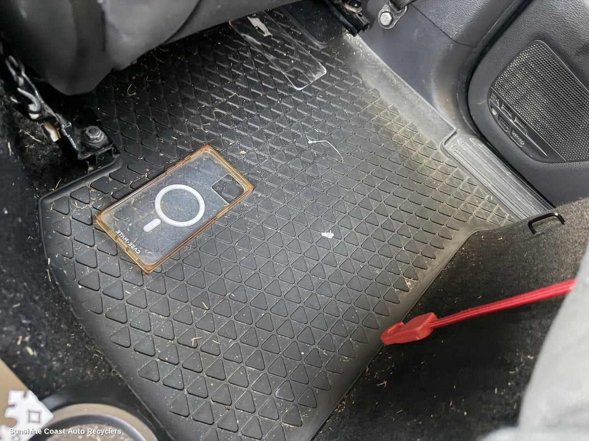 2011-2022 Volkswagen Amarok Floor Mats