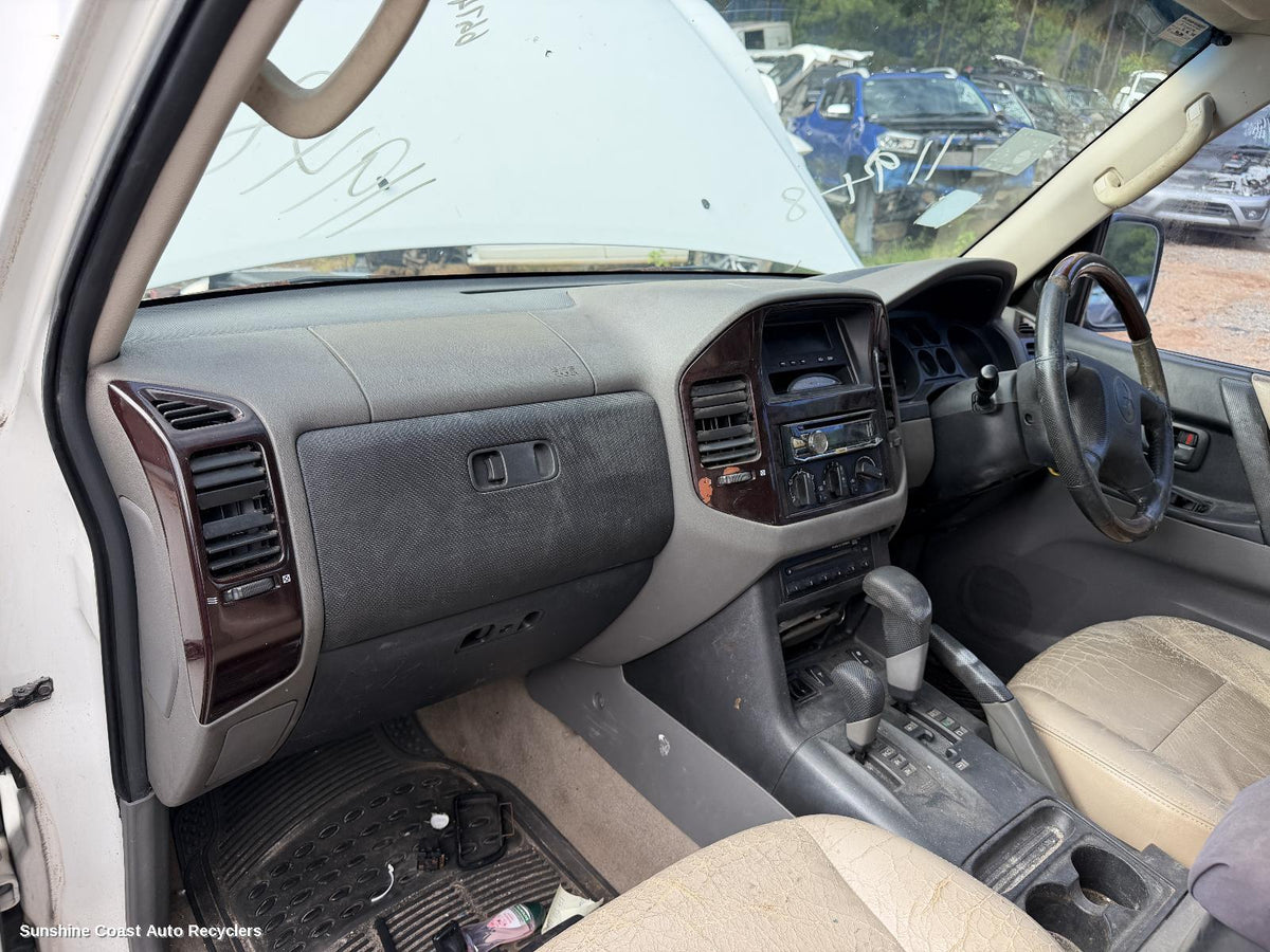 2000-2002 Mitsubishi Pajero Misc