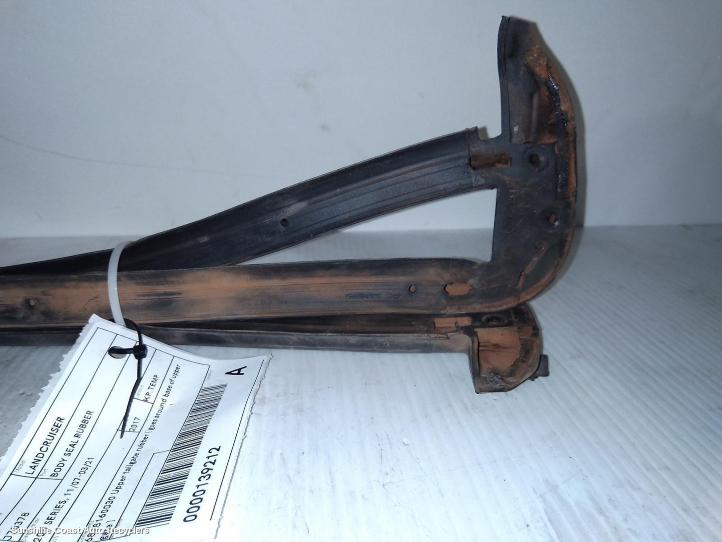 2017 Toyota Landcruiser Door Tailgate Seal