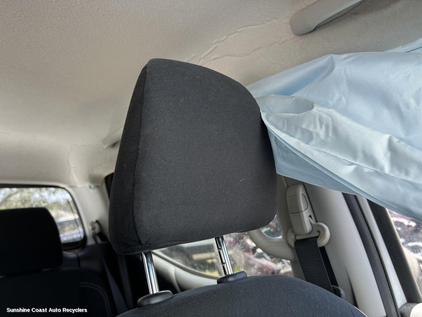 2018 Nissan Navara Headrest