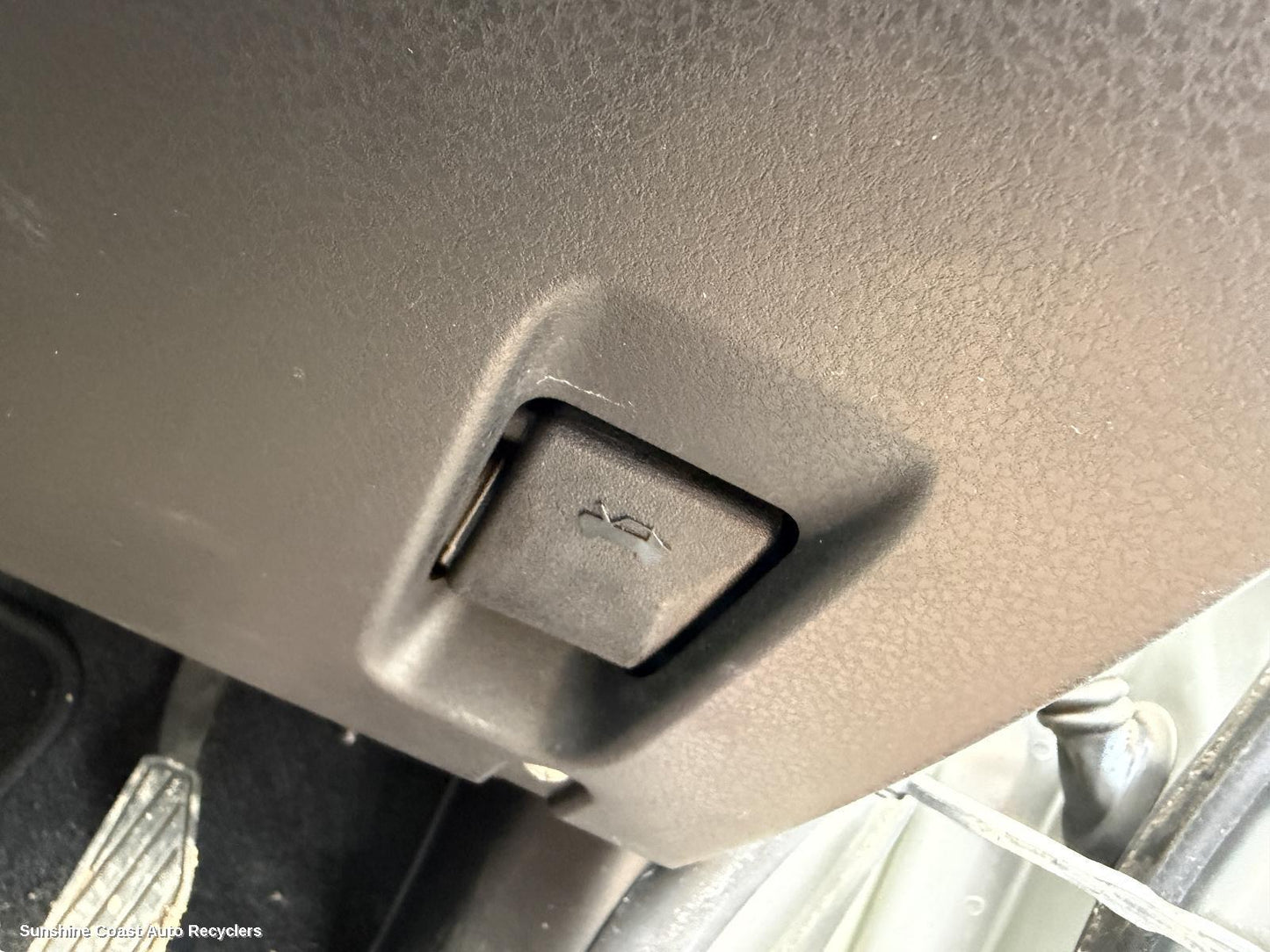 2015 Suzuki Vitara Bonnet Release