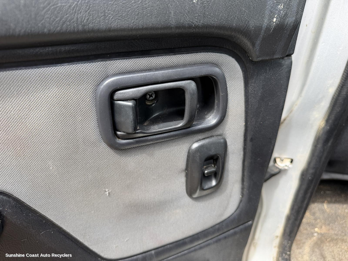 1997-2015 Nissan Navara Door Handle
