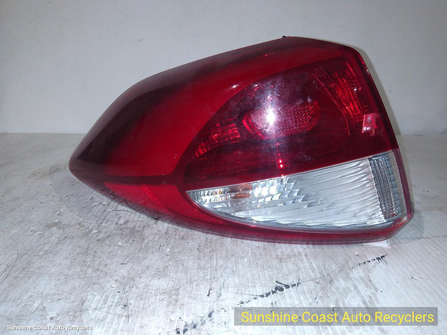 2015 Hyundai Tucson Left Taillight