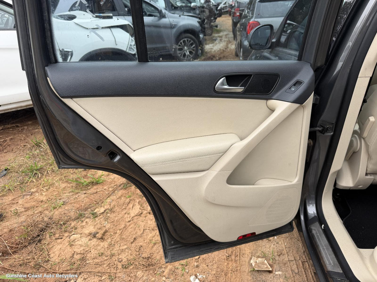 2008-2016 Volkswagen Tiguan Pwr Dr Wind Switch