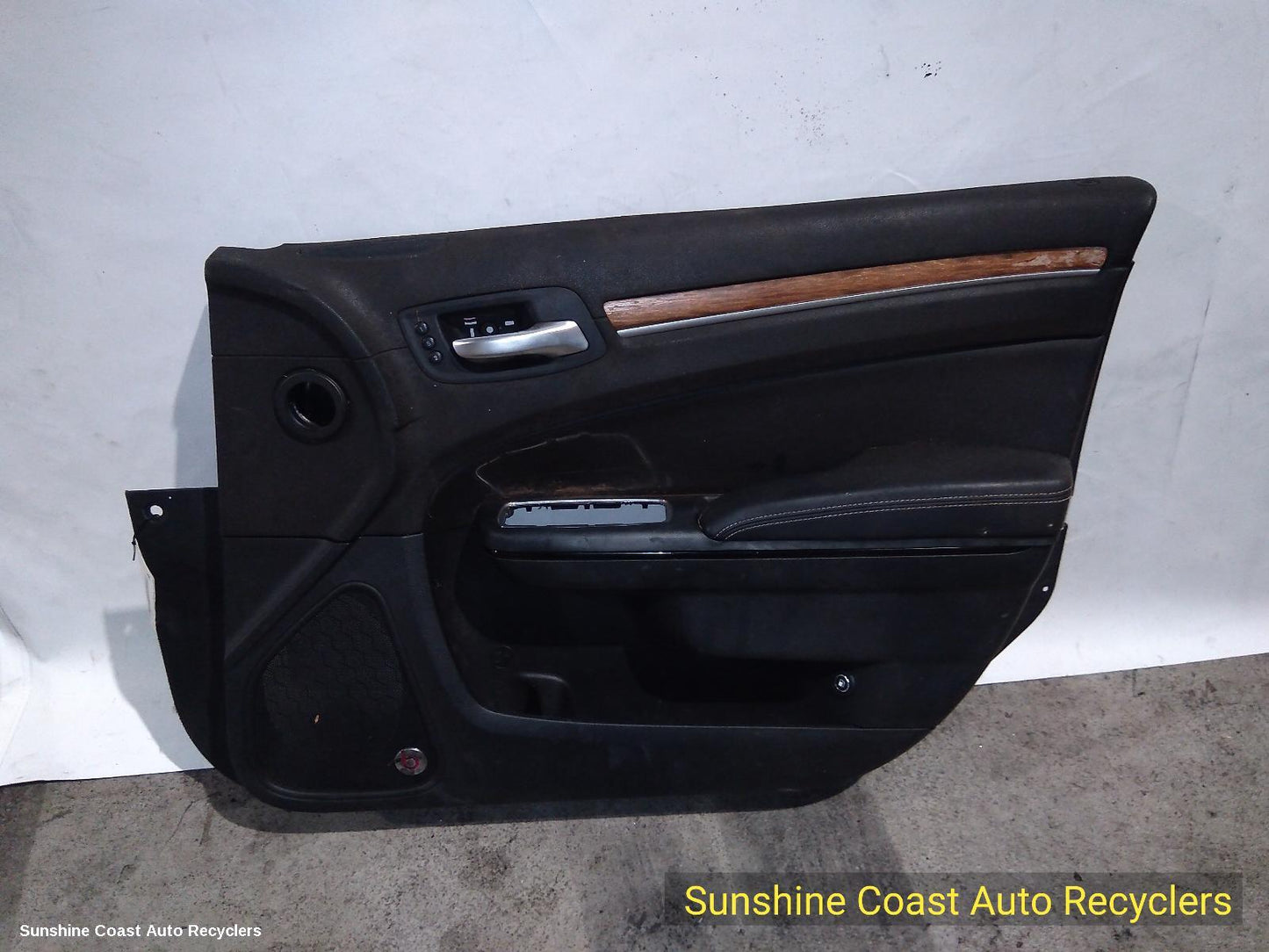 2012 Chrysler 300c Door Trim