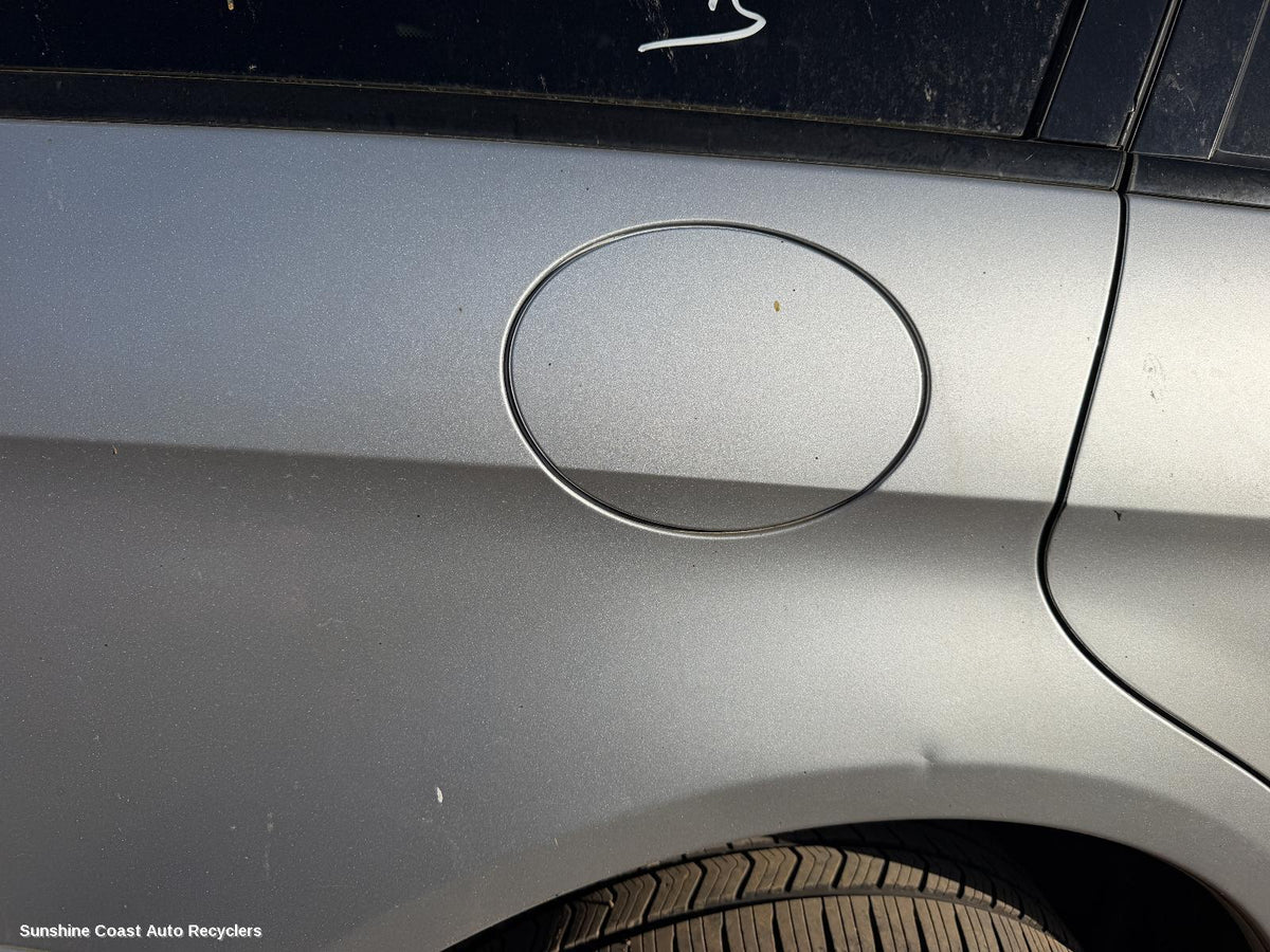 2006-2010 Mercedes R Class Fuel Door   Filler