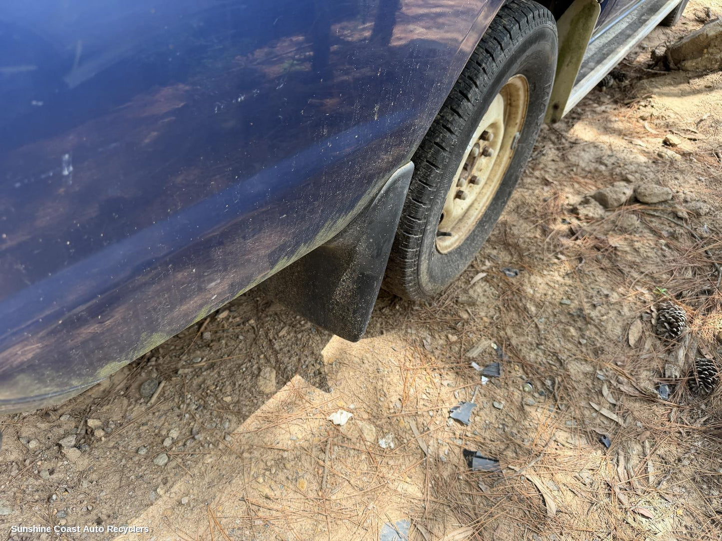 2001 Nissan Navara Mud Flaps