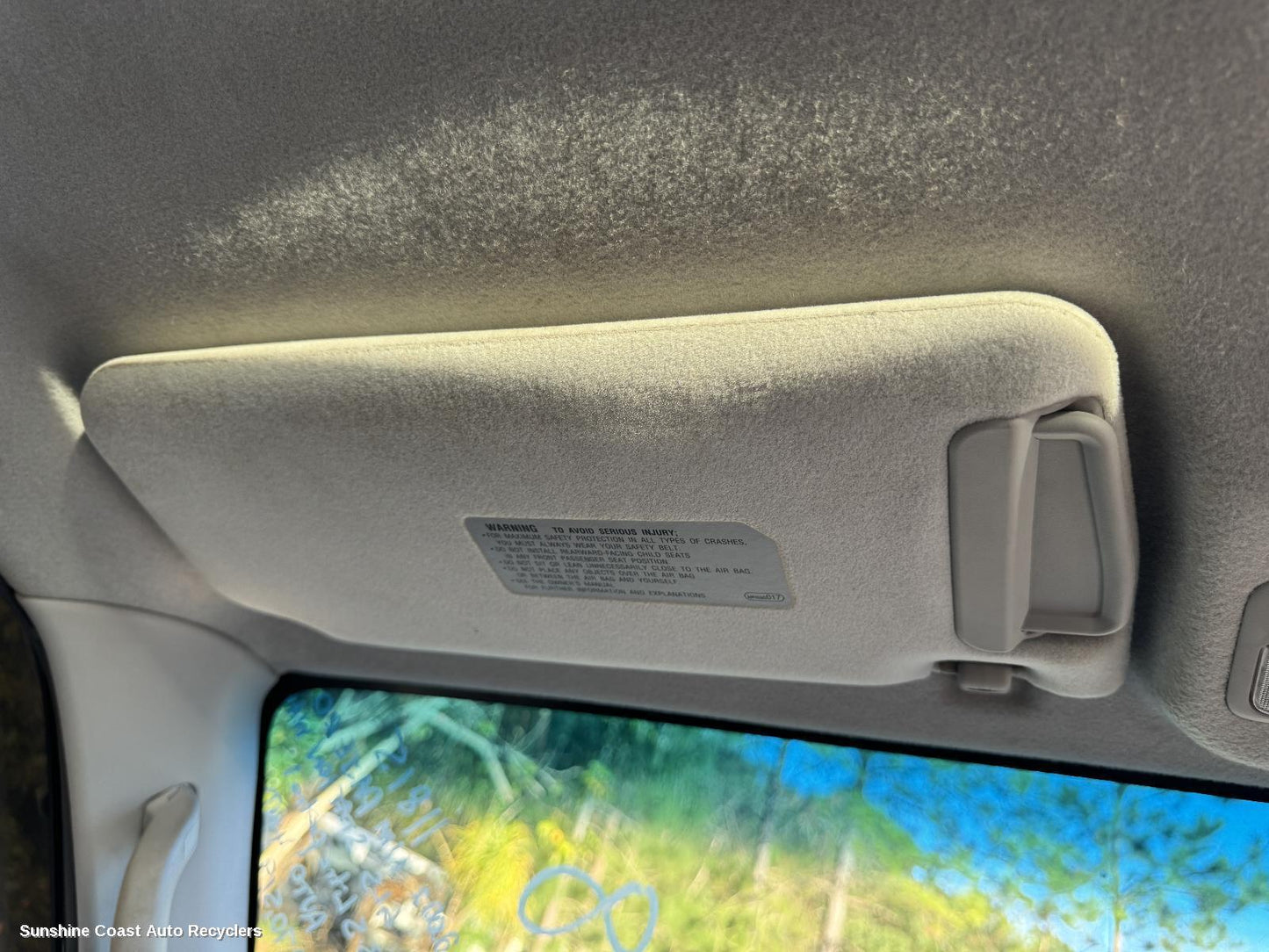 2002 Mitsubishi Pajero Sunvisor