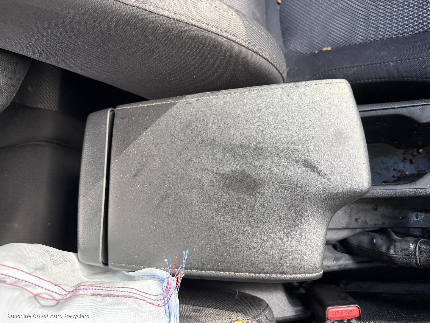 2020-2026 Mazda Bt50 Console