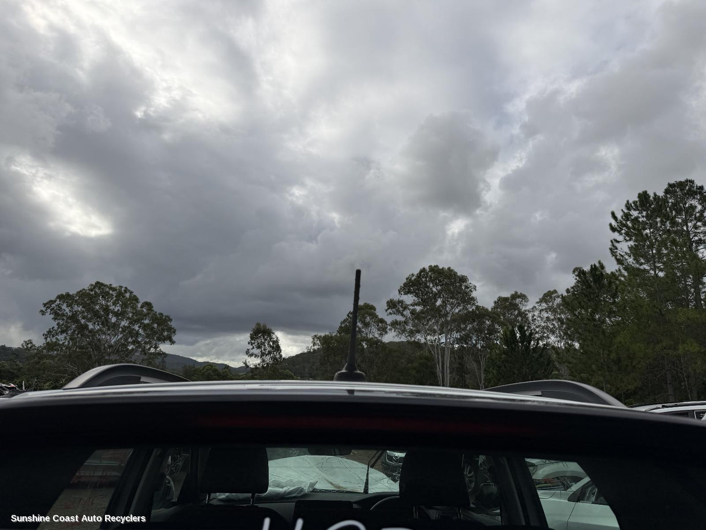 2020-2026 Volkswagen T-cross High Level Stoplight